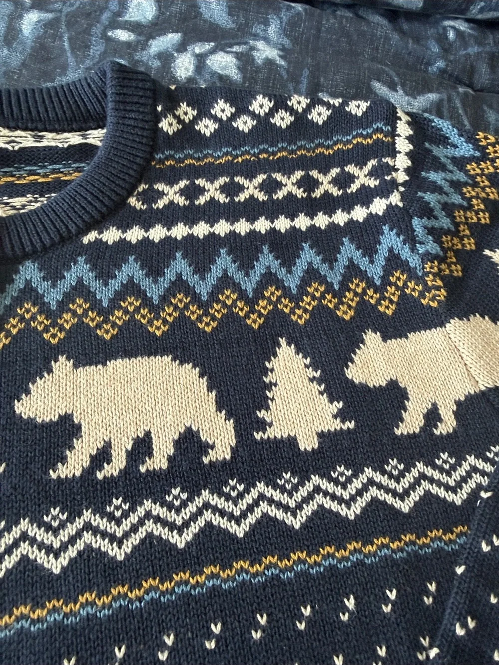 J. Crew Men’s Navy Crewneck Sweater with Cream Bear Fair Isle Size L